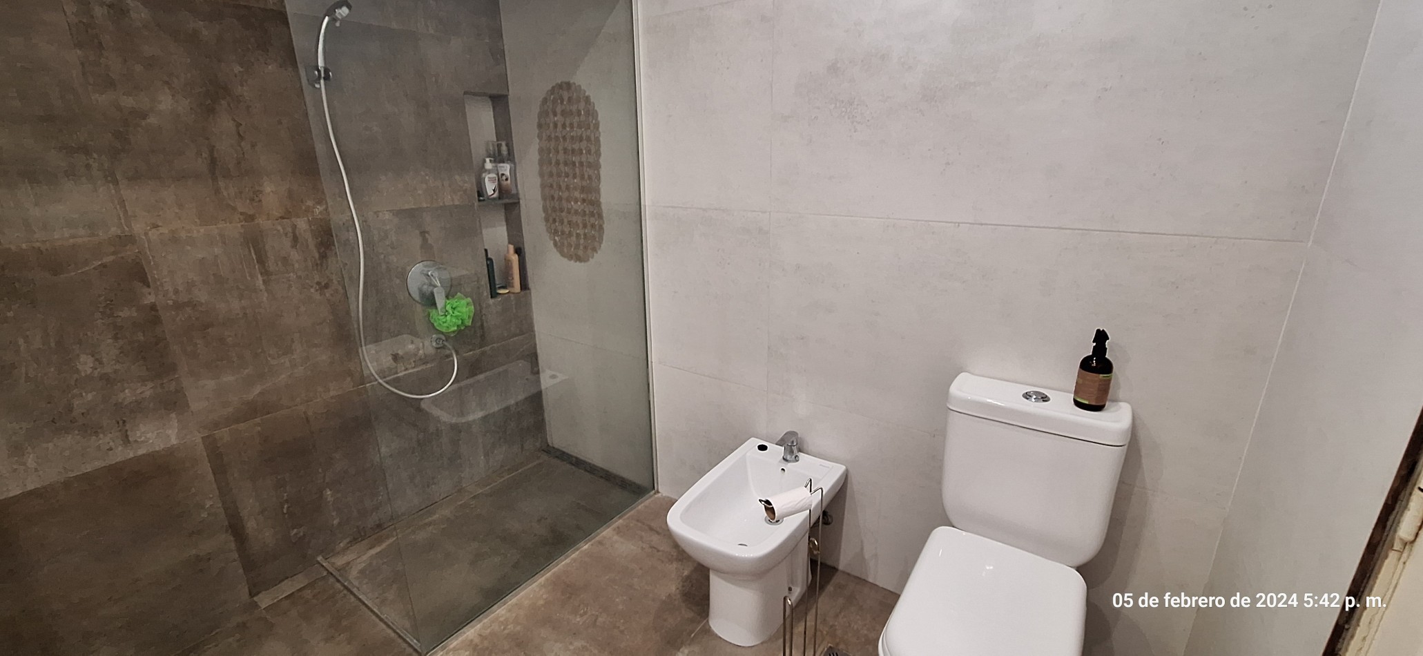 CHALET 5 AMB.  BARRIO LOS ANDES