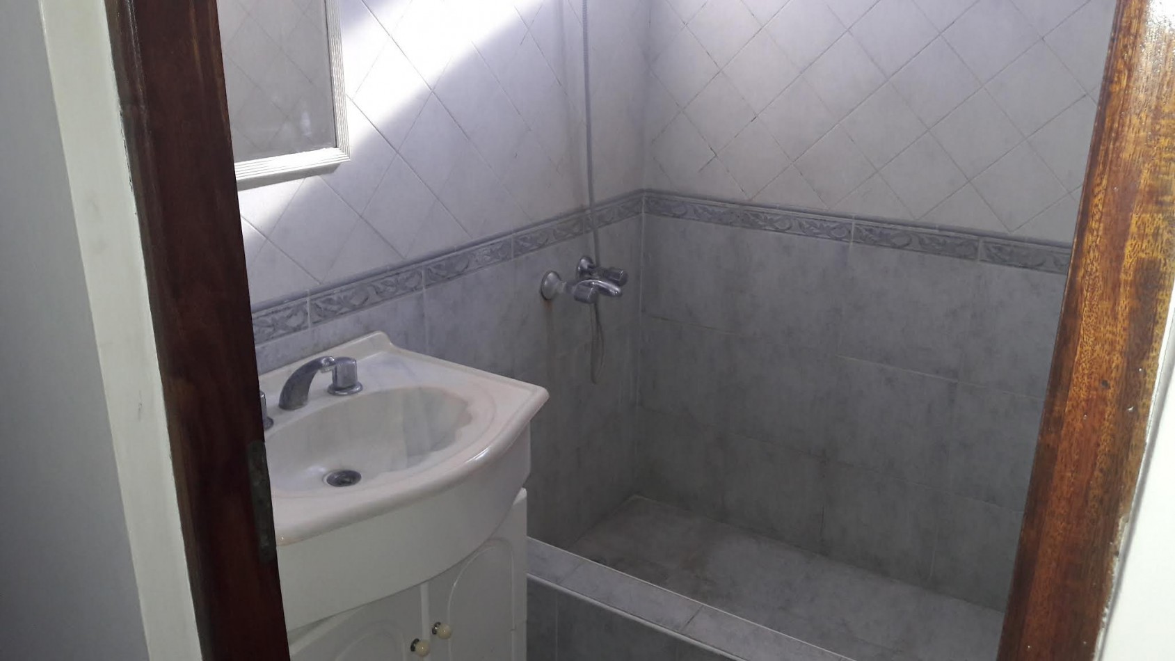 CHALET 5 AMB.  BARRIO LOS ANDES