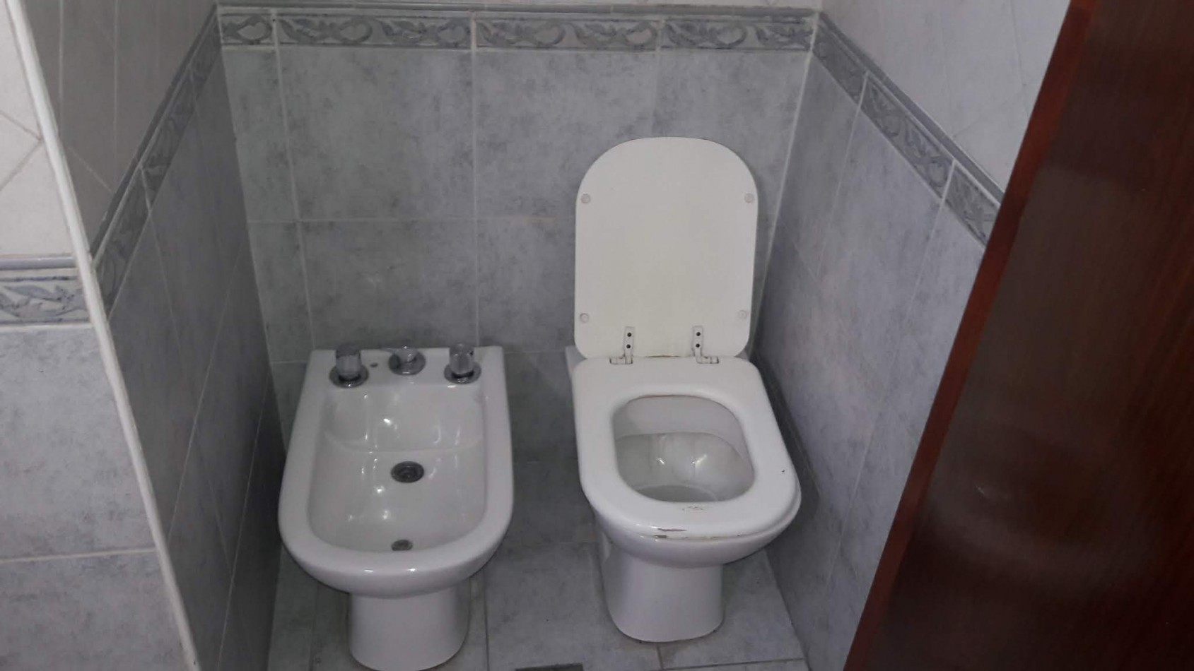 CHALET 5 AMB.  BARRIO LOS ANDES