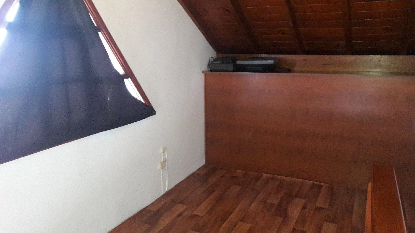 CHALET 5 AMB.  BARRIO LOS ANDES