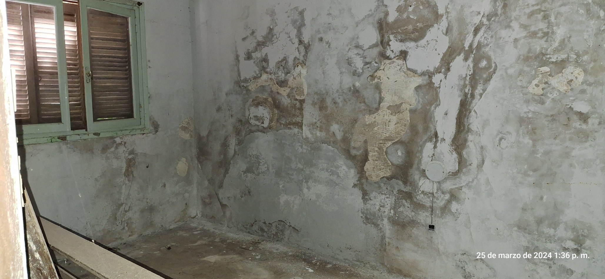 OPORTUNIDAD !!! CASA A RECICLAR O CONSTRUCCION DE DUPLEX