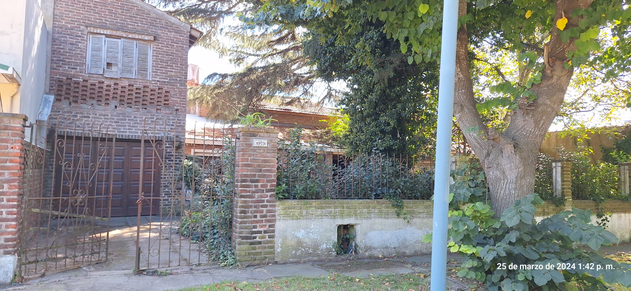 OPORTUNIDAD !!! CASA A RECICLAR O CONSTRUCCION DE DUPLEX