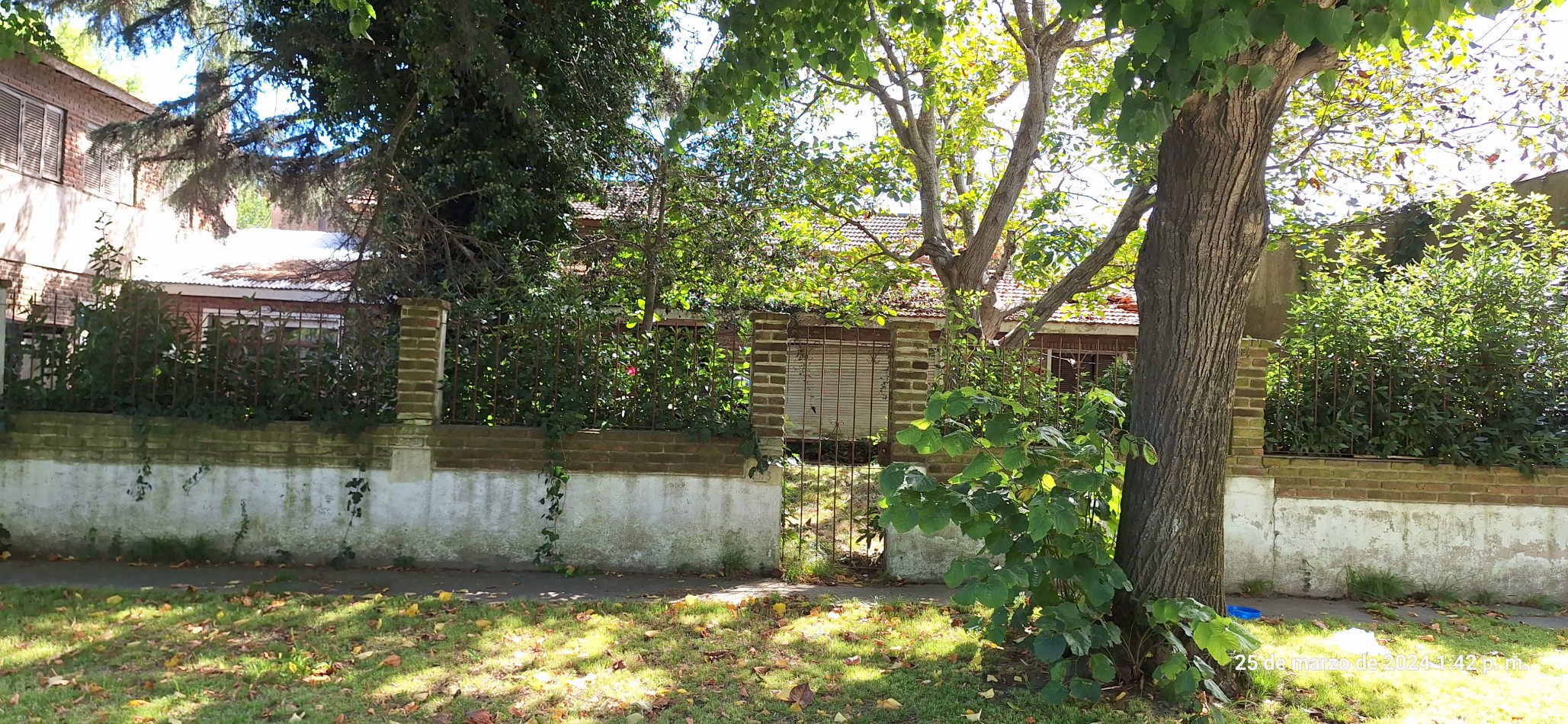 OPORTUNIDAD !!! CASA A RECICLAR O CONSTRUCCION DE DUPLEX