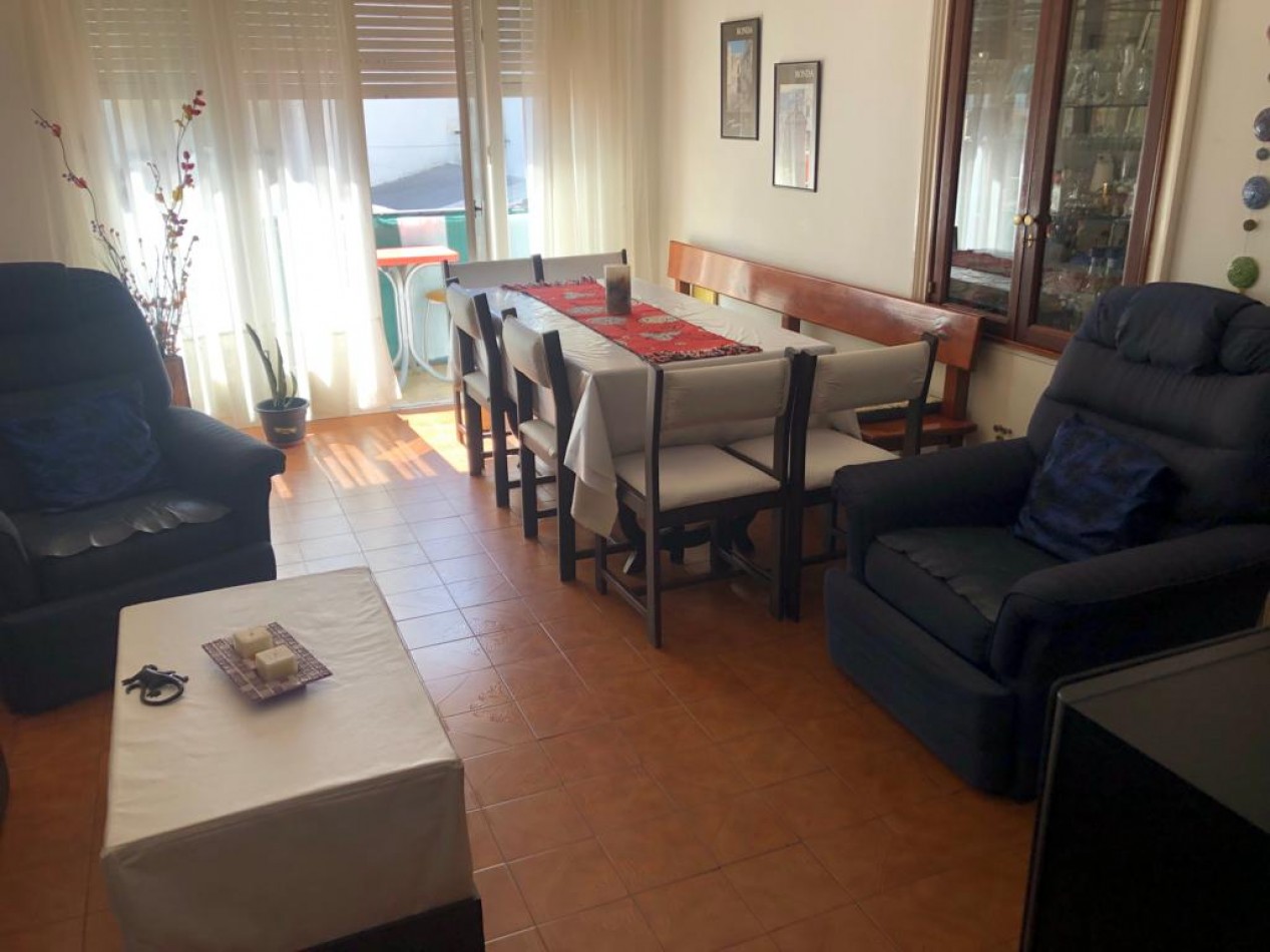 DEPARTAMENTO 3 AMB. C/DEPENDENCIA DE SERVICIO A LA CALLE- CENTRO 