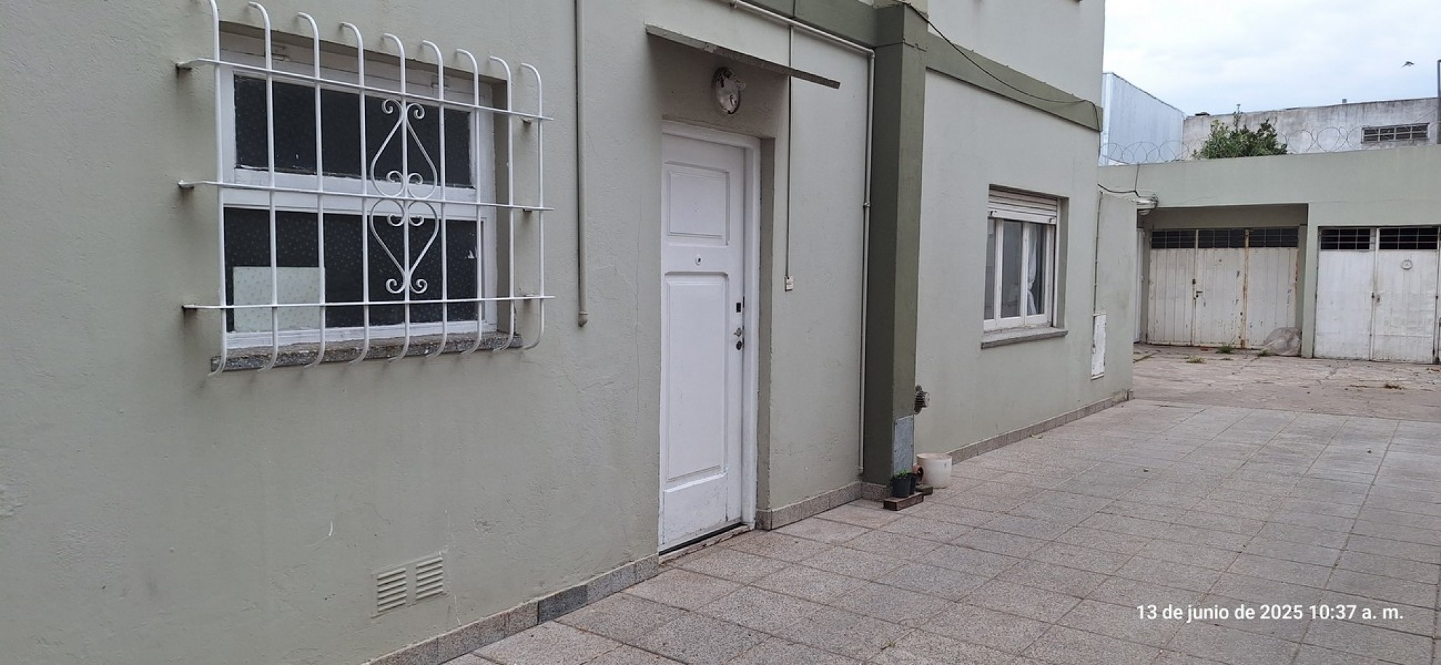 PH P.B. 3 AMB. CON COCHERA- BARRIO SARMIENTO