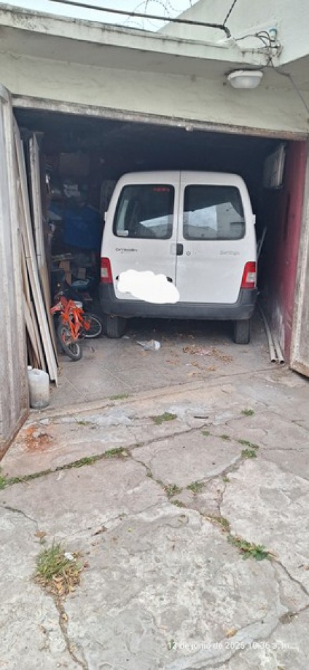 PH P.B. 3 AMB. CON COCHERA- BARRIO SARMIENTO