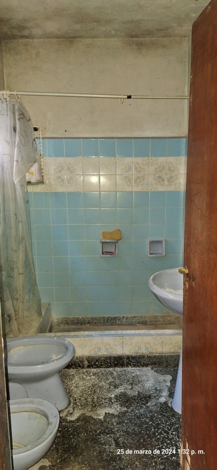 OPORTUNIDAD !!! CASA A RECICLAR O CONSTRUCCION DE DUPLEX