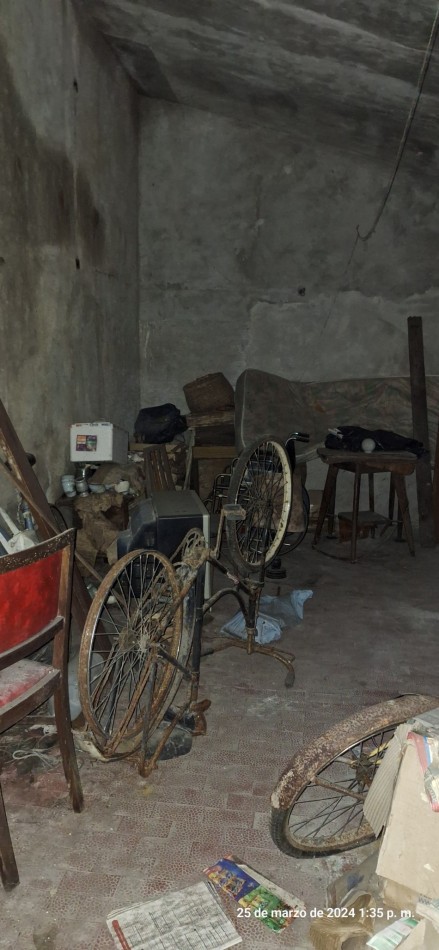 OPORTUNIDAD !!! CASA A RECICLAR O CONSTRUCCION DE DUPLEX