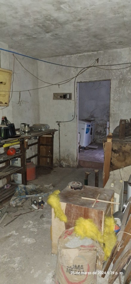 OPORTUNIDAD !!! CASA A RECICLAR O CONSTRUCCION DE DUPLEX