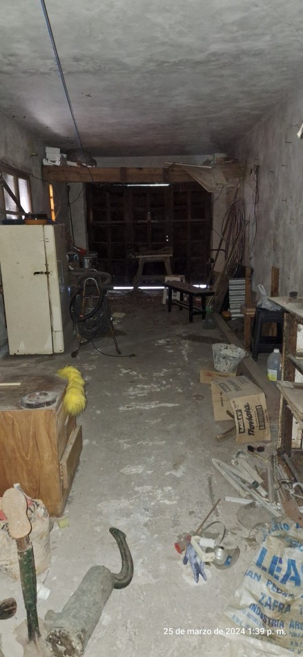 OPORTUNIDAD !!! CASA A RECICLAR O CONSTRUCCION DE DUPLEX