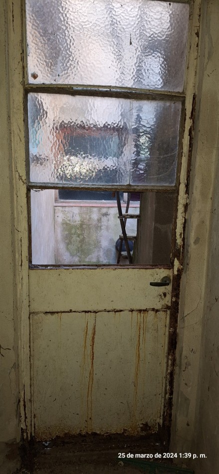 OPORTUNIDAD !!! CASA A RECICLAR O CONSTRUCCION DE DUPLEX