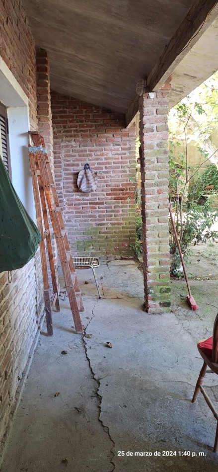 OPORTUNIDAD !!! CASA A RECICLAR O CONSTRUCCION DE DUPLEX