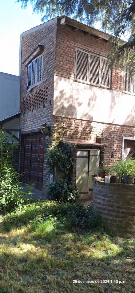 OPORTUNIDAD !!! CASA A RECICLAR O CONSTRUCCION DE DUPLEX