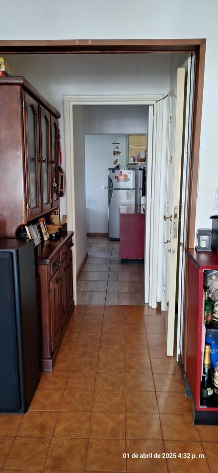 DEPARTAMENTO 3 AMB. C/DEPENDENCIA DE SERVICIO A LA CALLE- CENTRO 