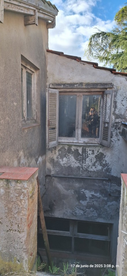 OPORTUNIDAD !!! CASA A RECICLAR O CONSTRUCCION DE DUPLEX