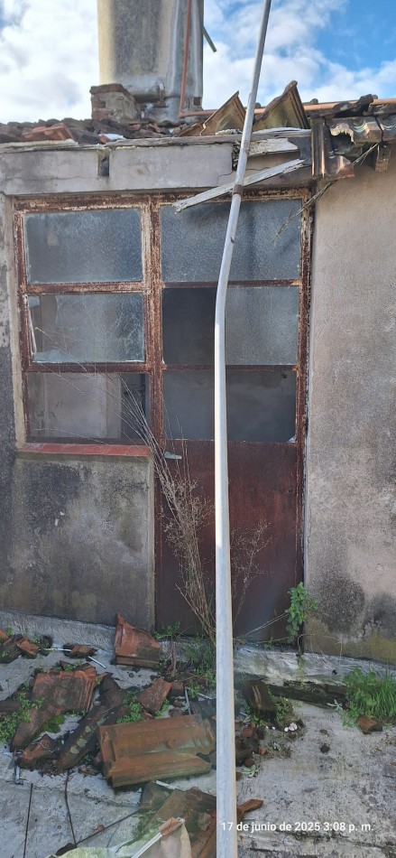 OPORTUNIDAD !!! CASA A RECICLAR O CONSTRUCCION DE DUPLEX