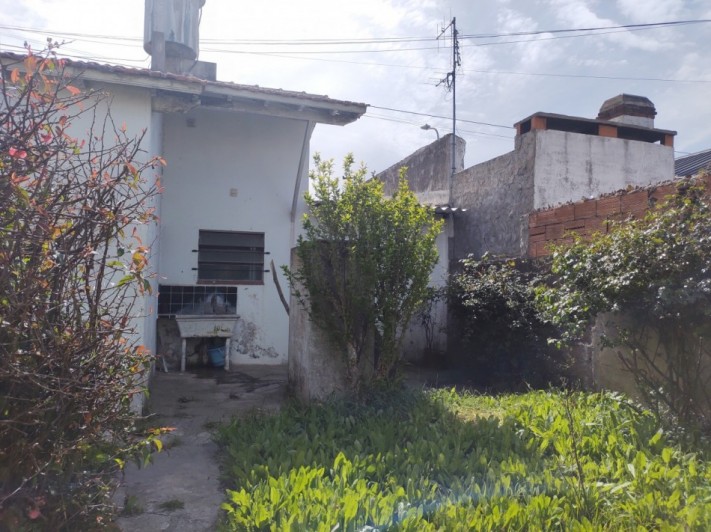 CASA A RECICLAR  4 AMB. VILLA PRIMERA