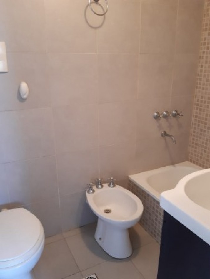 DEPARTAMENTO 2 AMB. CON COCHERA SIN GASTOS -P.B.-