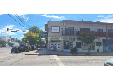 VENTA LOCAL IMPORTANTE ESQUINA